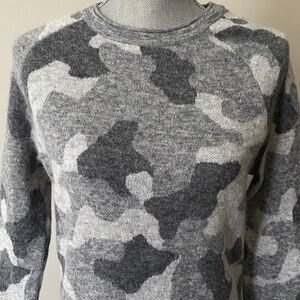 Athleta Camouflage Pullover Crew Sweater Size XS